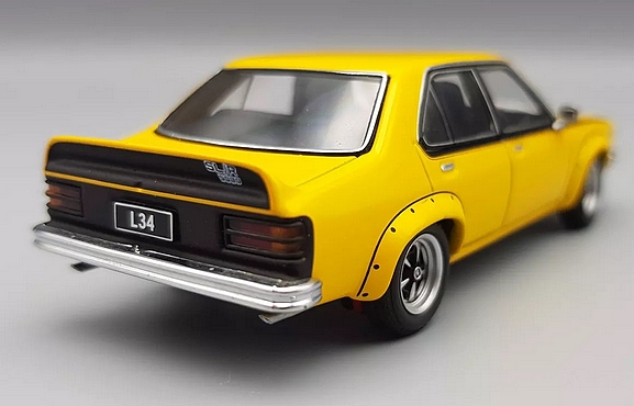 Holden Torana LH sedan Autoart kov 2.jpg