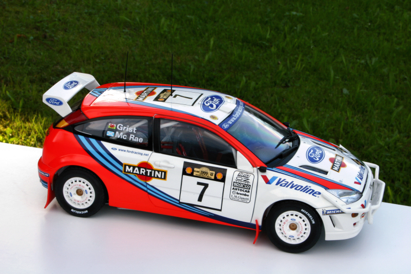 FORD_Focus_WRC_1999_01.jpg