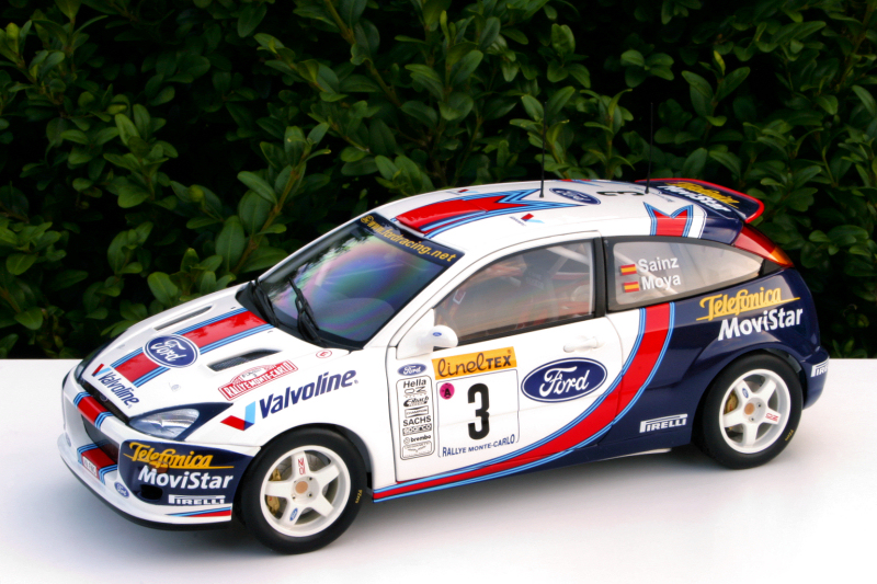 FORD_Focus_RS_WRC_2001_07.jpg