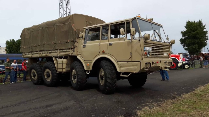 tatra 813 8x8 Kolos.jpg