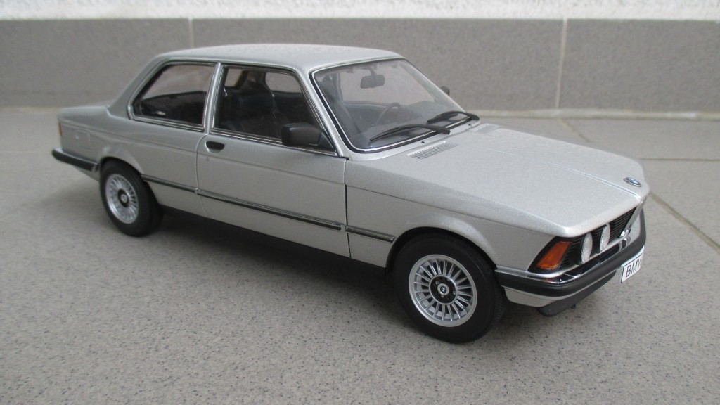 BMW_323i_E21 si_01.JPG