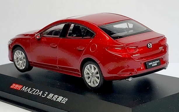 Mazda 3 sedan IV. gen. 2.jpg