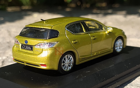 Lexus CT 200h 2.jpg