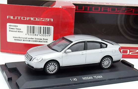 Nissan Teana 1. ge, Auto Rozza.jpg