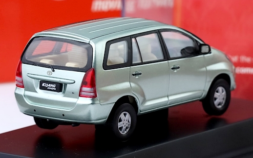 Toyota Kijang Innova I 2.jpg