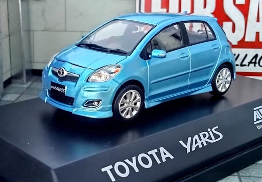 Toyota Yaris 1.jpg