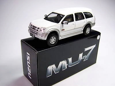 Isuzu MU-7 Alterra 3.jpg