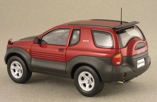 Isuzu VehiCROSS EBBRO 2.jpg