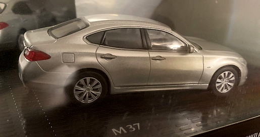 Infiniti M37 2.jpg