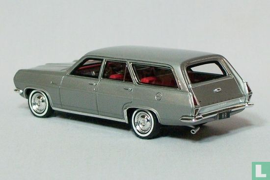 Holden HR Premier Special Wagon 2.jpg